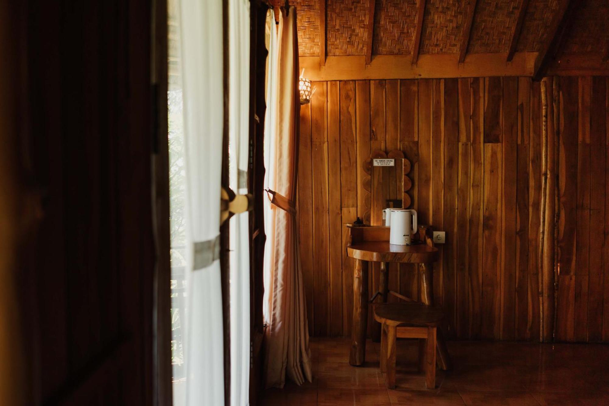 The Tamban Jukung Hotel Batumadeg Eksteriør billede